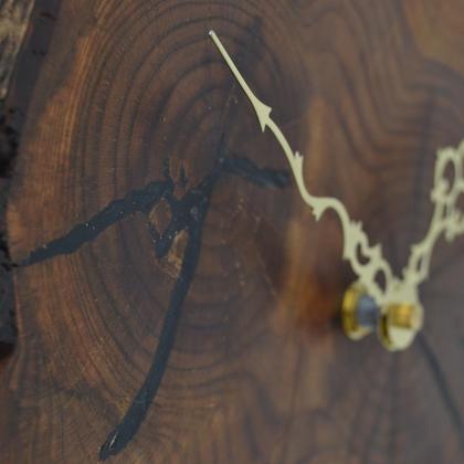 Holz Wanduhr Essigbaum 26x22 Baumscheibenuhr Holzuhr Geschenk handmade - Image 4