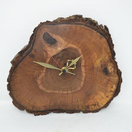 Holzuhr Holz Wanduhr 34x32 cm  Holzuhr Walnuss handmade Geschenk