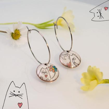 Creolen Ohrringe "Bloom" mit Katzen aus Emaille, Katzen Ohrringe, Ohrringe rund - Image 2