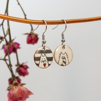 Emaille Ohrringe mit Katzen, Katzen Ohrringe, Ohrringe rund mit Streifen