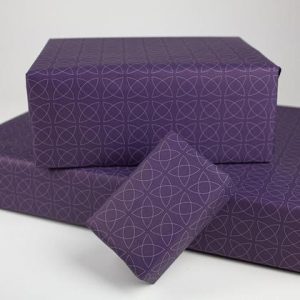 gefaltet Geschenkpapier Blüte Violett