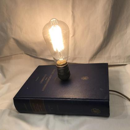 Bücherlampe - Anorganchemie
