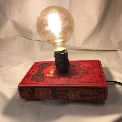 Bücherlampe- Hauff