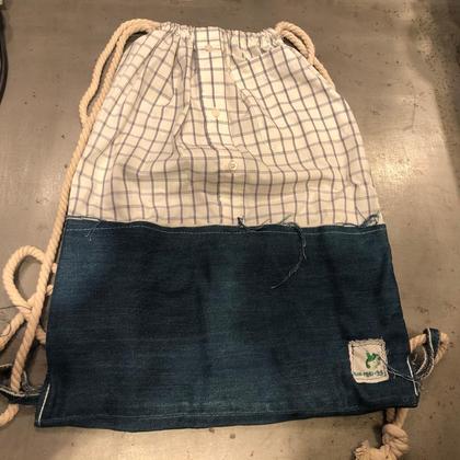 Upcycling Rucksack - weiß kariert/ Jeans