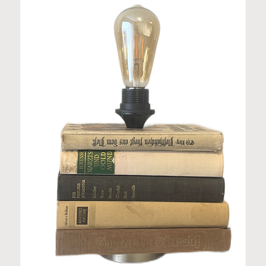 Bücherlampe - Bücherturm "Nesthäkchen"