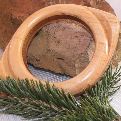 Armreifen aus Esche und Nussbaum