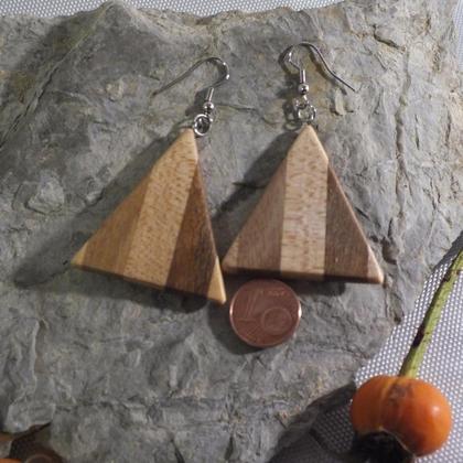 Ohrringe aus Nussbaum und Ahornholz
