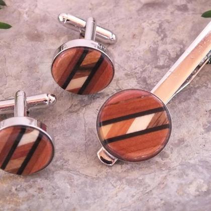 Set Krawattennadel und Manschettenknöpfe aus 6 Holzarten