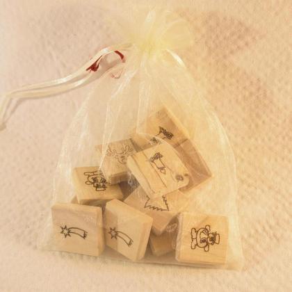 Memory aus Holz mit Motiven für Kleinkinder