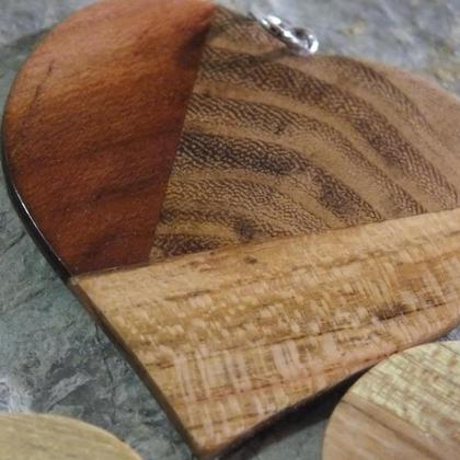 Anhänger Herz aus 3 Holzarten - Image 2