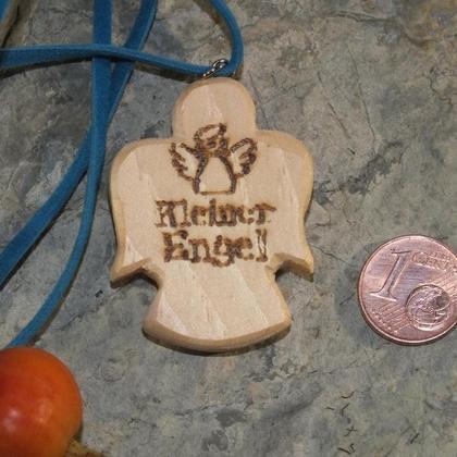 Anhänger aus Zirbe "Kleiner Engel"