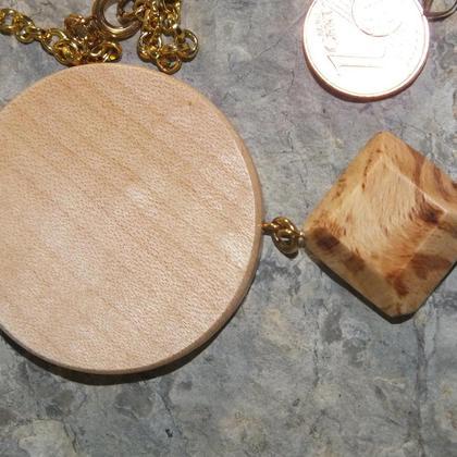 Halskette mit Anhänger aus 2 Holzarten - Image 2