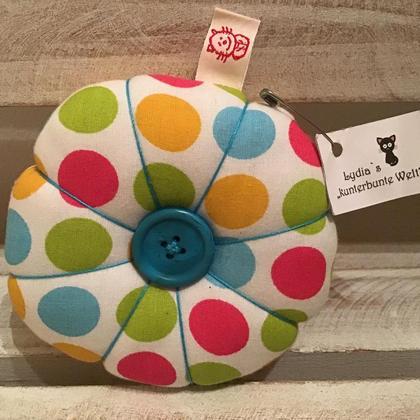 Nadelkissen aus Stoff  gepunktet