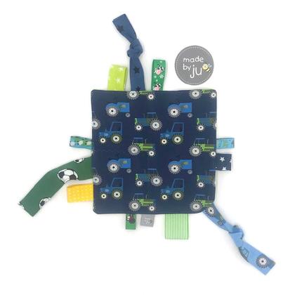 SPIELTUCH (mit KNISTERTEIL und vielen ETIKETTEN) - Traktor dunkelblau