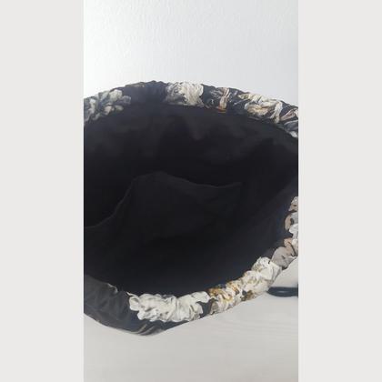 Rucksack Blumen schwarz/gold - Image 3