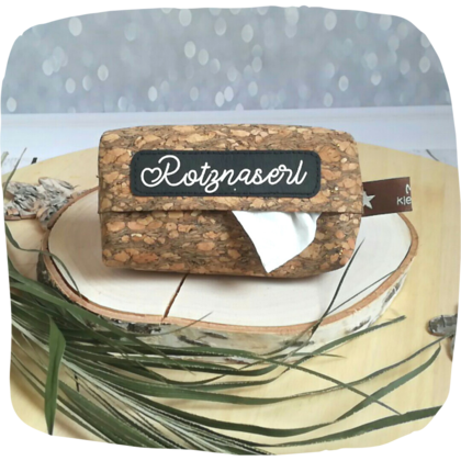Taschentuchhülle Kork Rotznaserl weiß auf schwarz