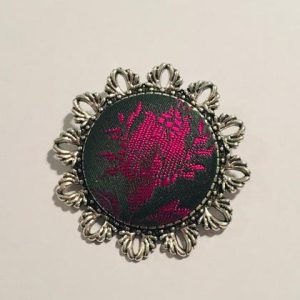 Brosche mit Rosenknospe