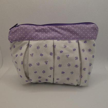 Süße Kosmetiktasche mit Kellerfalten