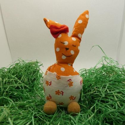 Osterhase Tischdeko im fröhlichen Orange