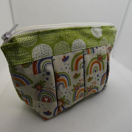 Süße Kosmetiktasche mit Kellerfalten Regenbogen