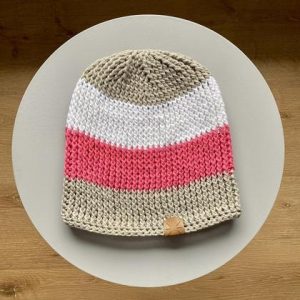 Mütze in rosa/weiß/beige