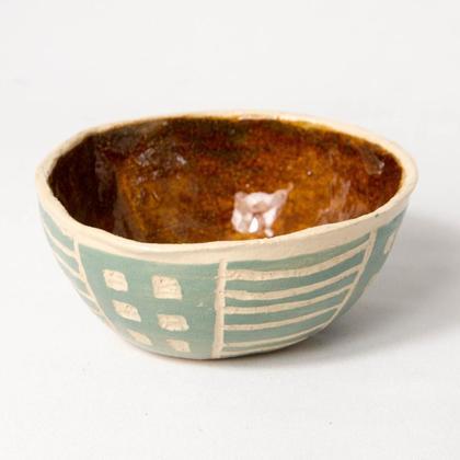 Keramikschüssel mit Ritzmuster