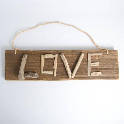 Love-Holzschild aus Alt- und Treibholz