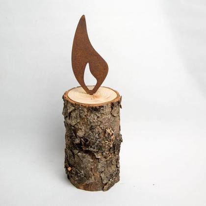 Weihnachtliche Stumpenkerzen mit Rostflamme