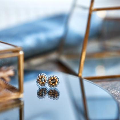 Perlenohrringe Modell Ines in mattem Blau und Gold