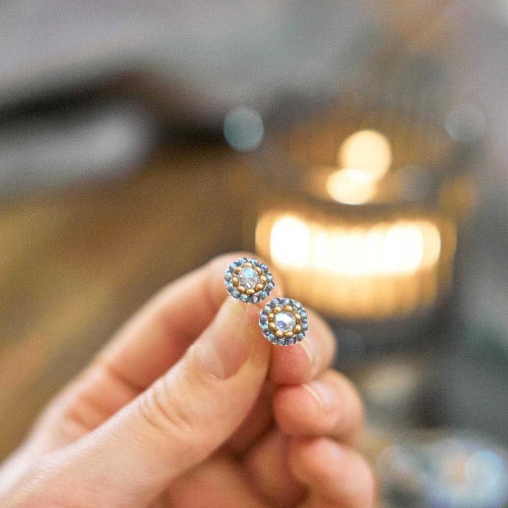 Perlenohrringe Modell Ines in Hellblau und Gold