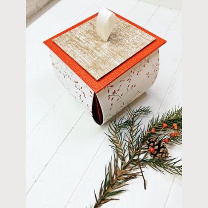 Quadratische Box mit Deckel "Hagebutte"