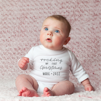 Handgemachter Babybody Weihnachten mit Namen personalisierbar Mädchen Jungen