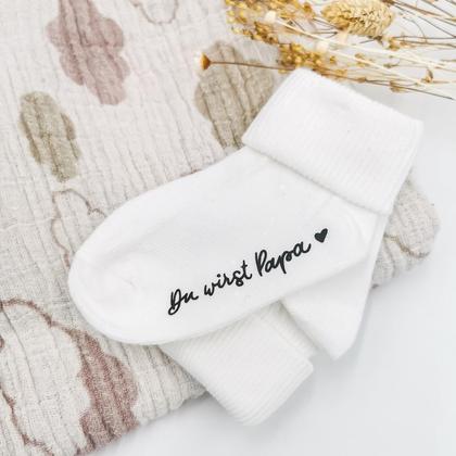 Schwangerschaft mit personalisierbaren Babysocken verkünden