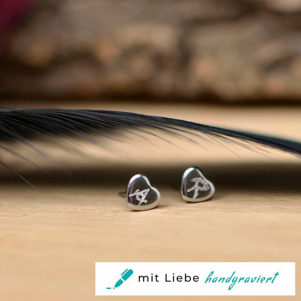 handgravierte Herz Ohrstecker aus 316L Edelstahl