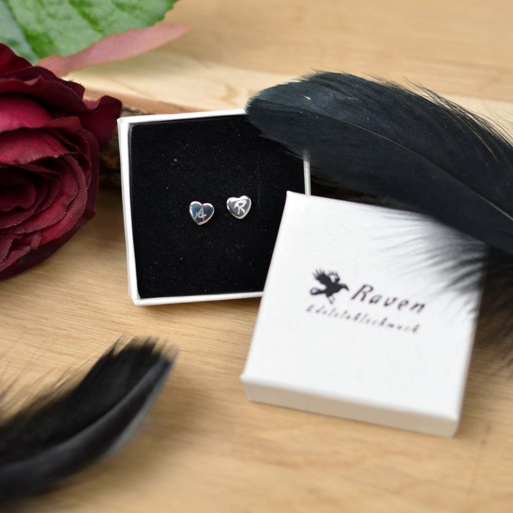 handgravierte Herz Ohrstecker aus 316L Edelstahl - Image 2