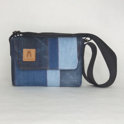Umhängetasche aus recycelten Jeans