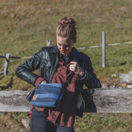 Umhängetasche aus recycelten Jeans - Image 2