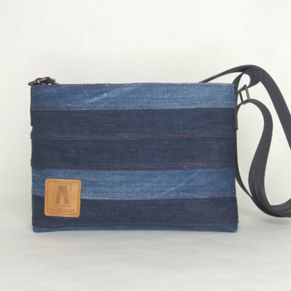 Umhängetasche aus recycelten Jeans
