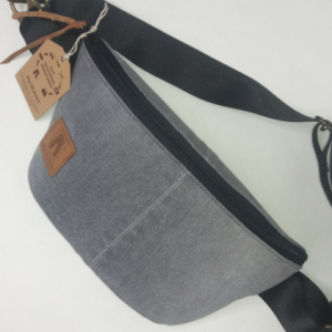 Bauchtasche groß, aus recycelten Jeans