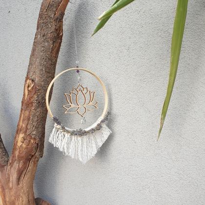 Lavendel MAKRAMEE *LOTUSFLOWER* mit Prismaglaskristall - Image 3