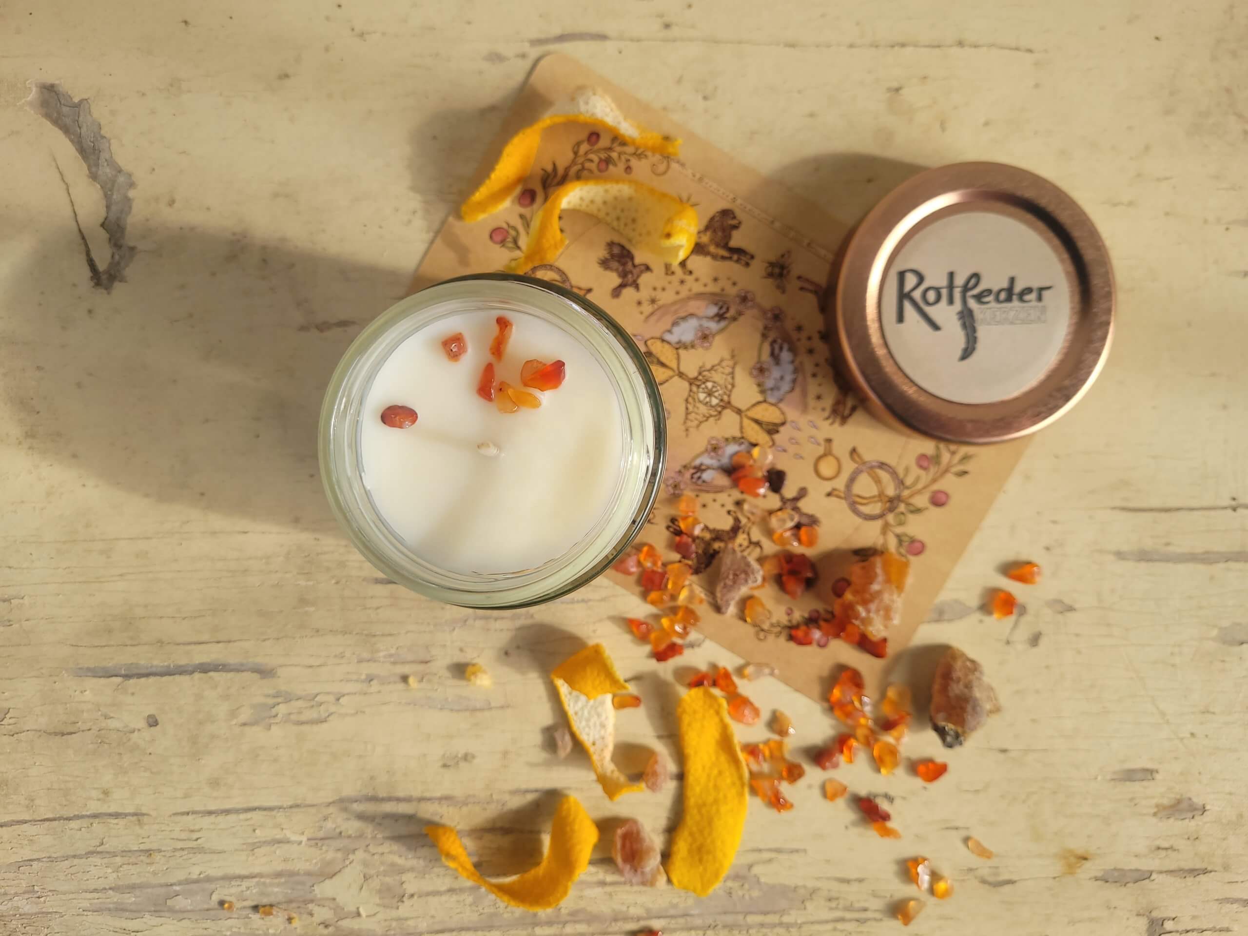 Duftkerze „Fia mi“ im 125ml Glas mit rosefarbenem Deckel - Image 3