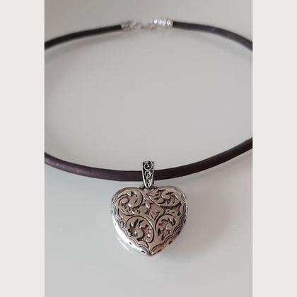 Halskette aus Kork - mit Herzanhänger - Image 3