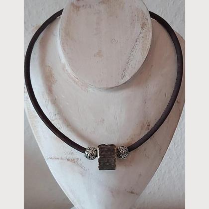 Halskette aus Kork - mit echter Hirschhorn Perle