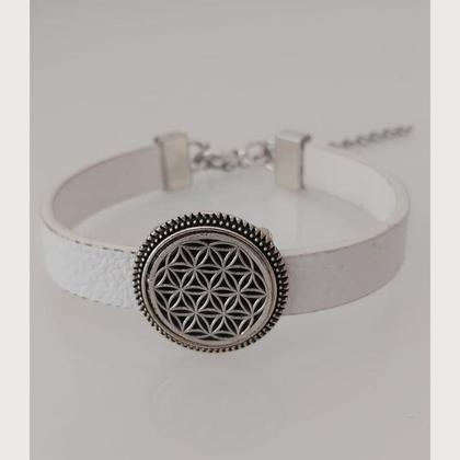 Armband aus Leder - weiss - mit Blume des Lebens
