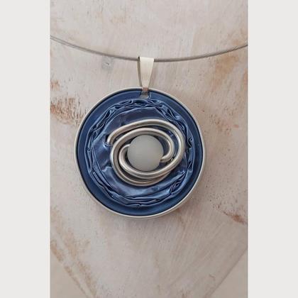 upcycling: Halskette, Halsreif mit Anhänger aus Kaffeekapseln - hellblau - Image 3