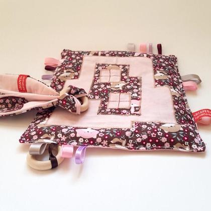 GESCHENKSET: Taggie blanket, bunny ear teether & original sSCAPESs wallart - Image 2