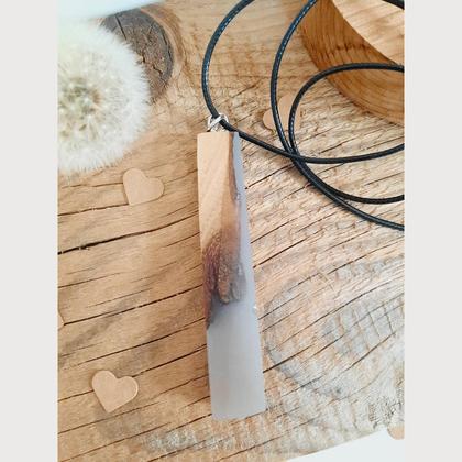 Kette mit Holz und Epoxidharz, grau, Herzenswerk, - Image 3