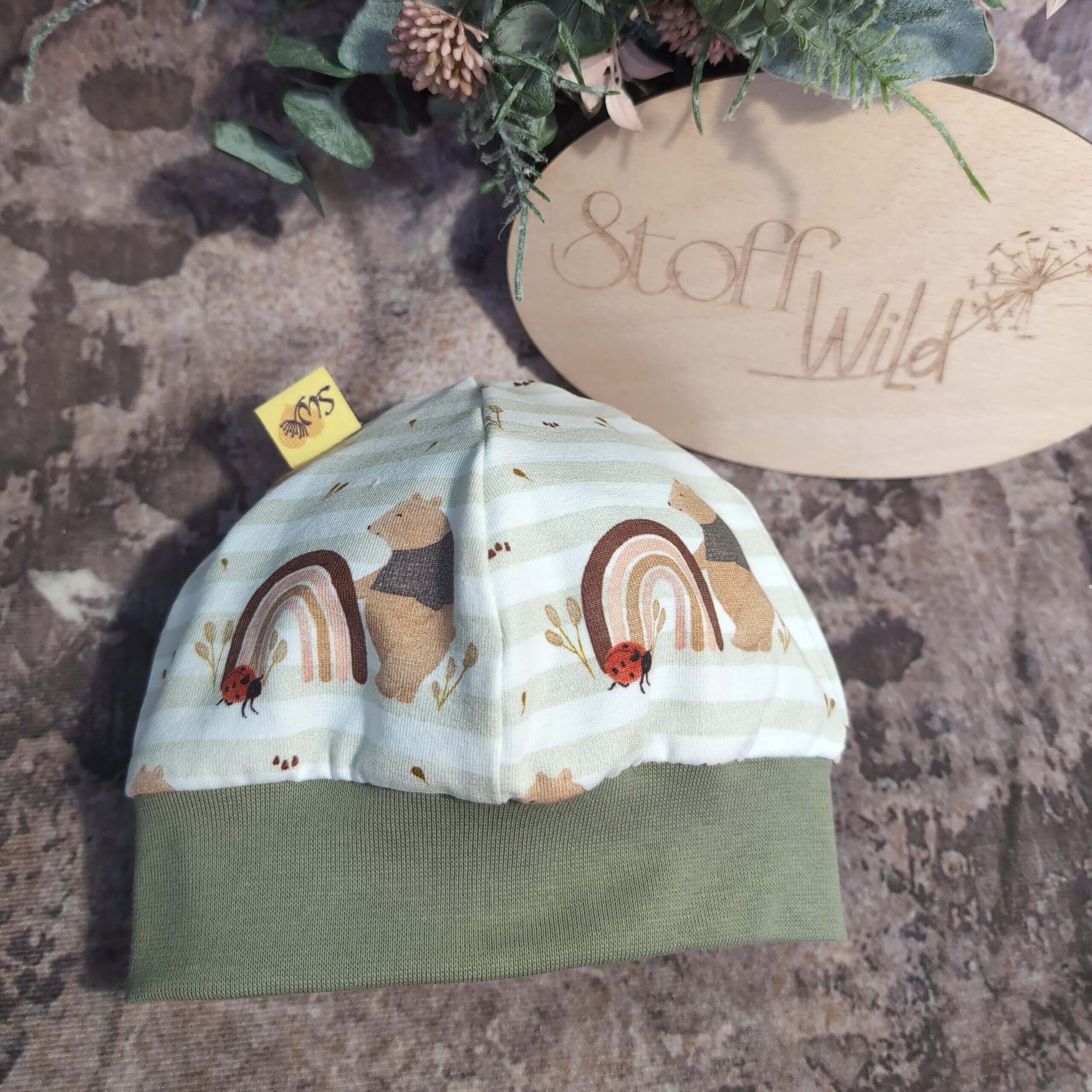 Bündchenhaube Regenbogenbär, Gr. S 39-45cm - Image 4