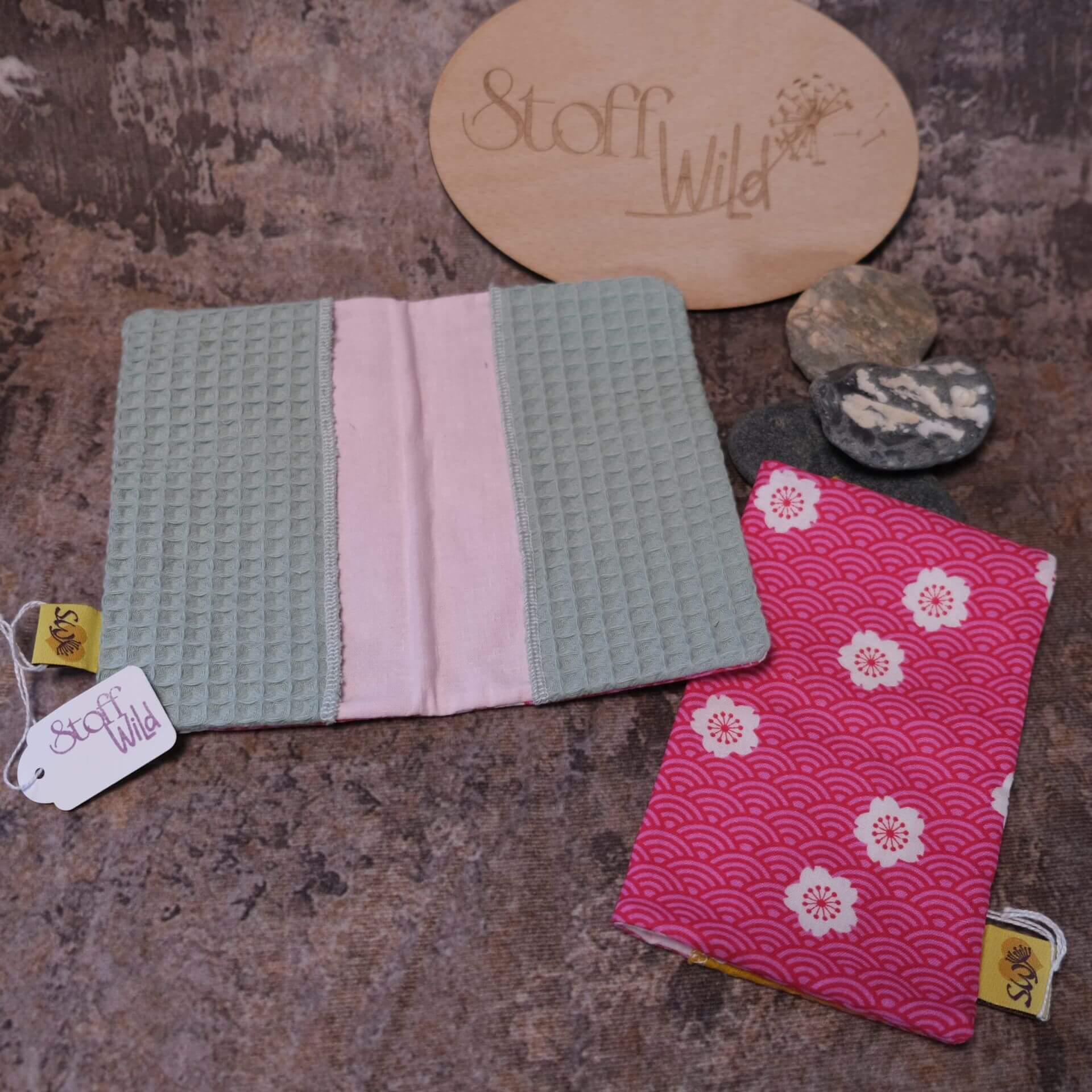 Schnullerband Kirschblüten + GRATIS Mutter-Kind-Passe-Hülle - Image 2