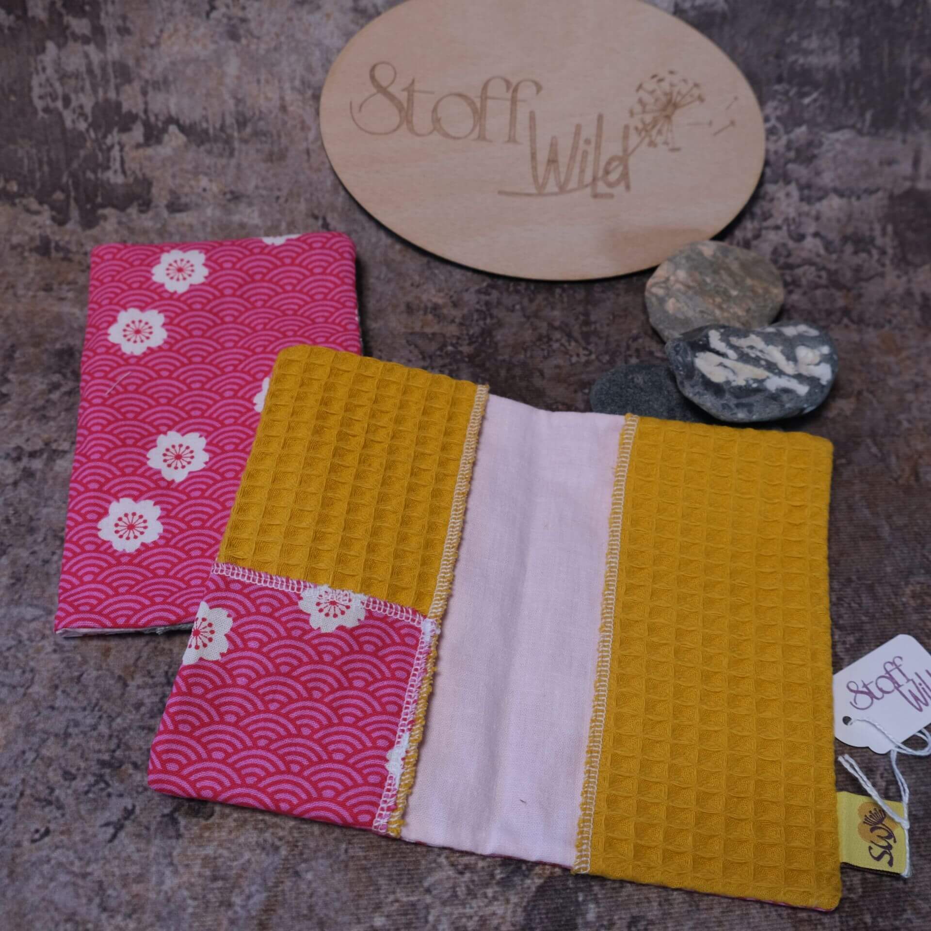 Schnullerband Kirschblüten + GRATIS Mutter-Kind-Passe-Hülle - Image 3